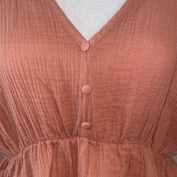 Style Rack Peplum Open Back Blouse - Picture 2 of 13